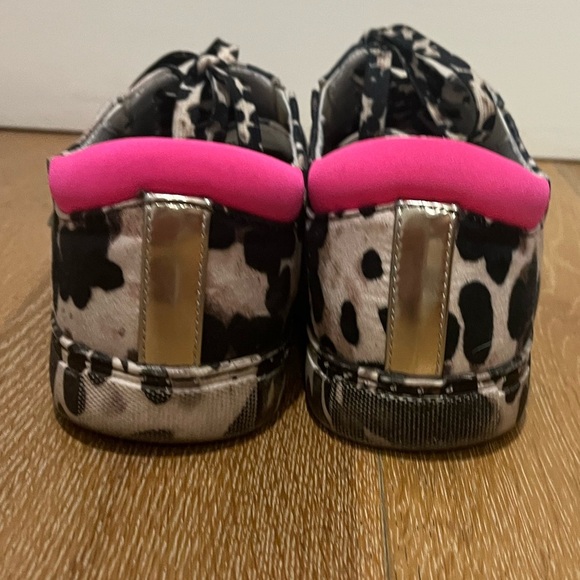 Gently worn Kenneth Cole Kam Eo Sneaker women’s size 8.5 - Picture 4 of 11